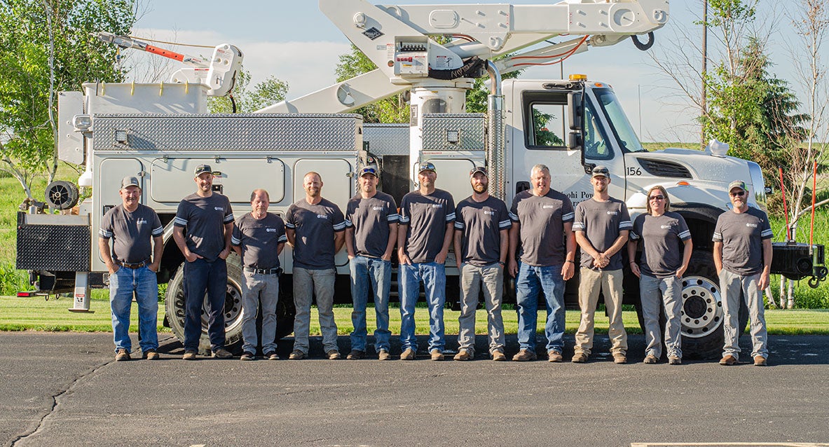 Group of Linemen